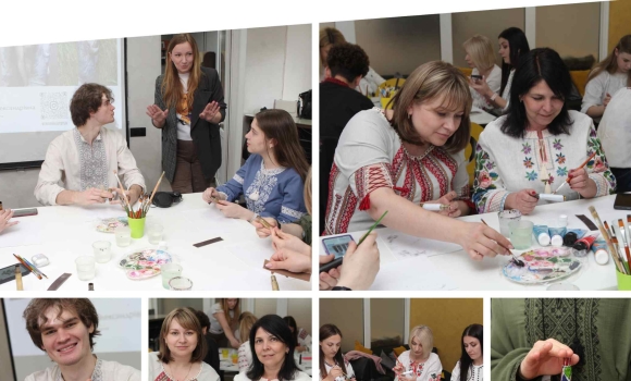 До Дня вишиванки у Вінниці влаштували майстер-клас із розпису гільз 
