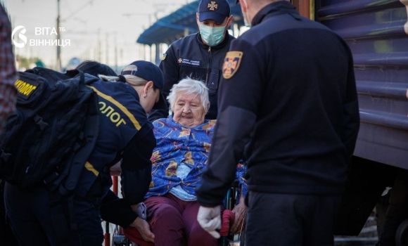 До Вінниці прибув евакуаційний потяг із Харківщини 10 людей знайшли прихисток До Вінниці прибув евакуаційний потяг із Харківщини 10 людей знайшли прихисток