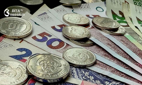 Долар нижче 44,62, а євро вище 51,52 курс валют на 15 вересня