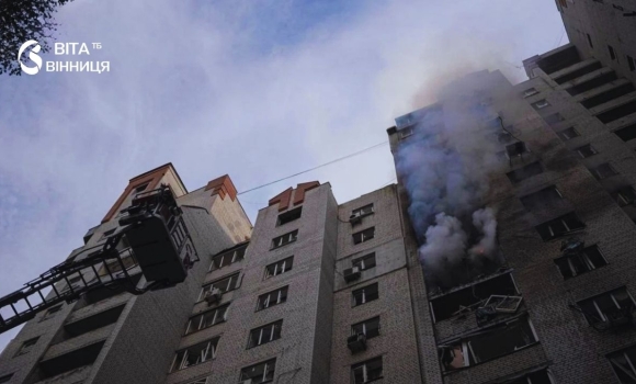 Дрон влучив у багатоповерхівку на рівні 7–10 поверхів у Києві загинув 14-річний хлопець