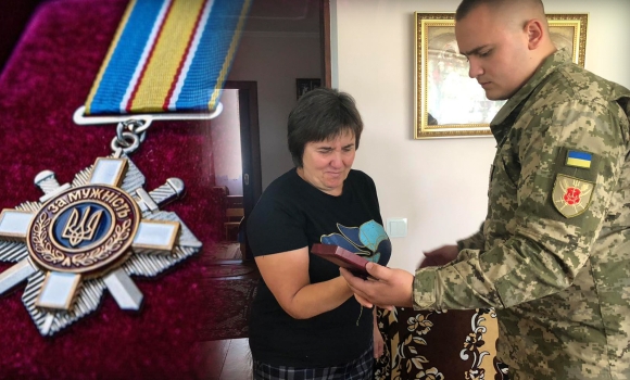 Дружині полеглого Героя з Оратівської громади вручили орден "За мужність"