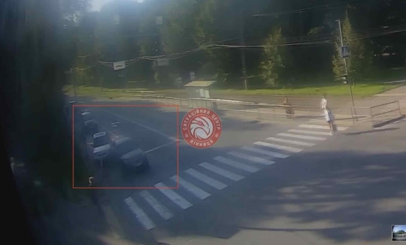 ДТП на перехресті у Вінниці зіткнулись два автомобілі