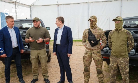 Два позашляховики і 20 дронів Matrice «Артан» отримав чергову партію техніки з Вінниці Два позашляховики і 20 дронів Matrice «Артан» отримав чергову партію техніки з Вінниці