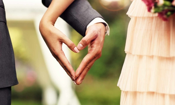 Двадцять закоханих вінницьких пар поєднали серця на День святого Валентина Двадцять закоханих вінницьких пар поєднали серця на День святого Валентина