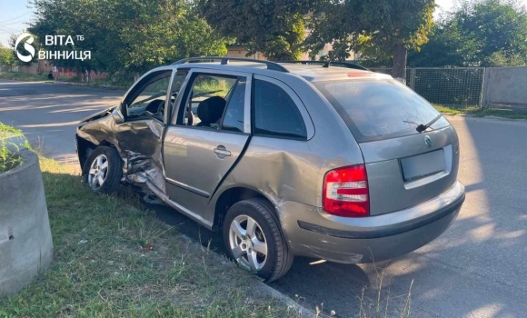 Двоє малолітніх пасажирів травмувалися в аварії у Гайсині Двоє малолітніх пасажирів травмувалися в аварії у Гайсині
