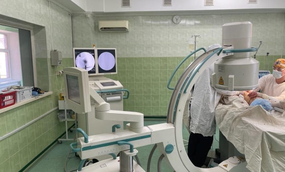 Громади з Баварії передали Вінниці рентгенівський мобільний апарат