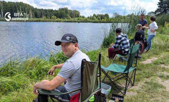 Гітара, риболовля та підтримка як у Калинівці відпочивали захисники Гітара, риболовля та підтримка як у Калинівці відпочивали захисники