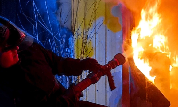 Горіла квартира у вінницькій багатоповерхівці врятували двох собак і кішку