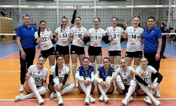 Гравці вінницької команди «Добродій-Медуніверситет-ШВСМ» – бронзові призерки Кубка України Гравці вінницької команди «Добродій-Медуніверситет-ШВСМ» – бронзові призерки Кубка України