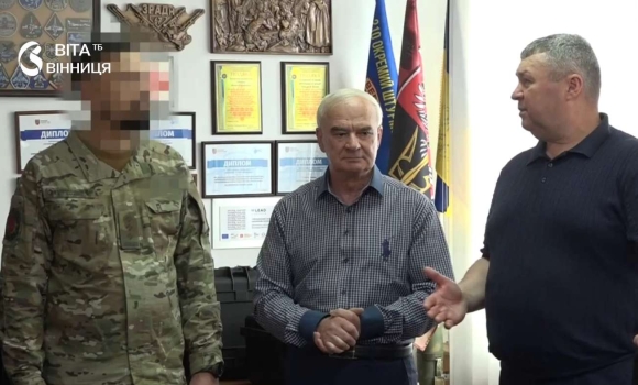 Калинівська громада передала високотехнологічні дрони нацгвардійцям на Покровський напрямок Калинівська громада передала високотехнологічні дрони нацгвардійцям на Покровський напрямок