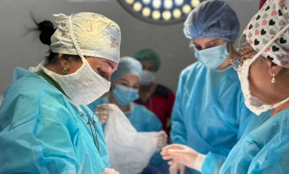 Хірурги видалили 18-кілограмову кістому яєчника у вінничанки