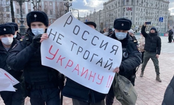 Хто винен Українці в Росії вигадали, як пояснити масові протести своїх громадян