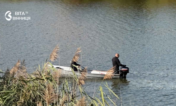 Кілька разів на рік під воду навіщо у Вінниці регулярно перевіряють мережі на дні Бугу Кілька разів на рік під воду навіщо у Вінниці регулярно перевіряють мережі на дні Бугу