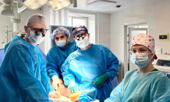 Команда ортопластичних хірургів зі США приїздила допомагати вінницьким хірургам