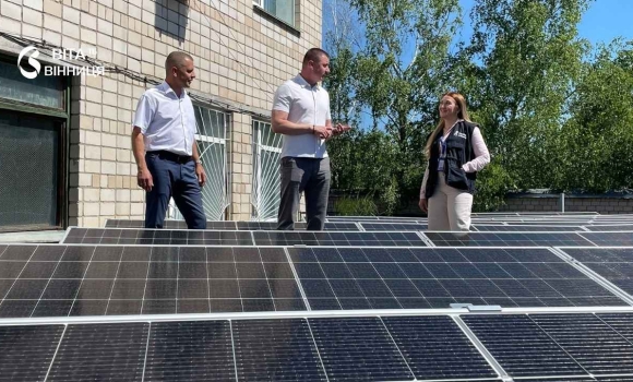 Ладижинська лікарня встановила сонячні станції на 200 кВт і зекономить 2 мільйони на рік Ладижинська лікарня встановила сонячні станції на 200 кВт і зекономить 2 мільйони на рік