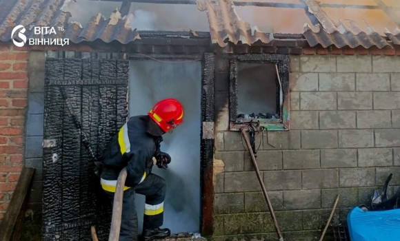 Ліжко горіло через цигарку, підвал через дитячі пустощі які пожежі гасили рятувальники у Вінниці