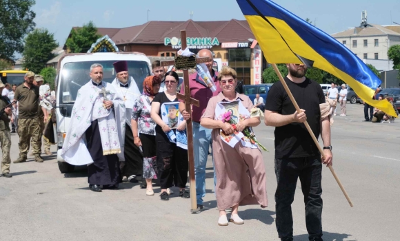Липовецька громада зустріла “на щиті” загиблого Героя