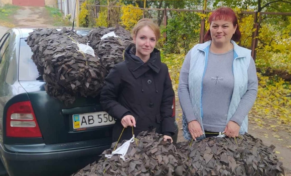 Липовецькі Павучки передали чергову партію маскувальних сіток військовим