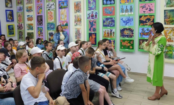 Маленьким читачам презентували нову книгу вінницької письменниці