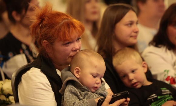 Мама в «пікселі» у Вінниці нагородили жінку-військову, яка виховує п’ятьох дітей