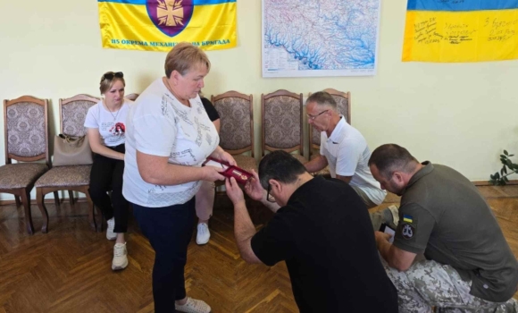 Матір Героя з Тульчинської громади отримала його посмертний орден