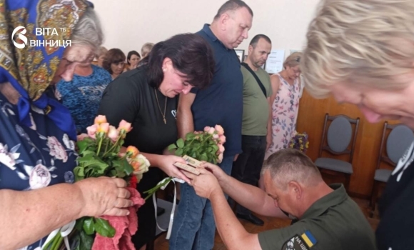 Мати загиблого воїна з Тульчинської громади отримала орден «За мужність» від імені сина