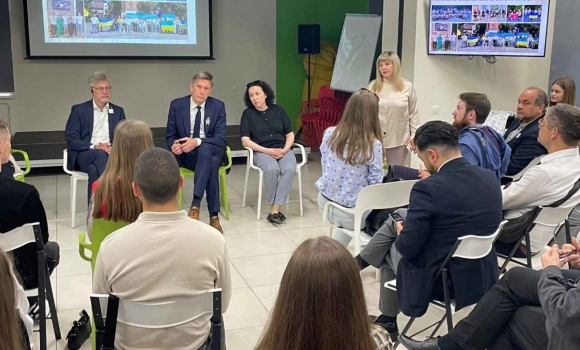 Майбутнє міст та рецепт вільного суспільства мери Карлсруе та Нансі поділилися досвідом із вінничанами