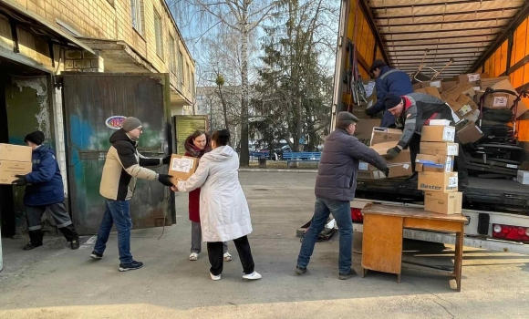 Майже шість тонн гуманітарного вантажу отримала Ладижинська лікарня від американських благодійників