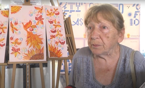 Майже три десятки картин стали окрасою холу Вінницької міської ради
