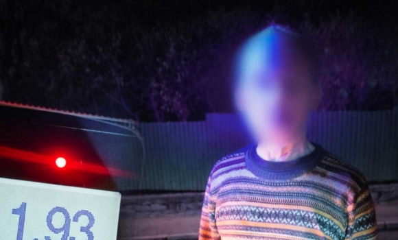 Майже у 10 разів більше норми у Вінниці посеред ночі затримали п’яного водія на Renault Майже у 10 разів більше норми у Вінниці посеред ночі затримали п’яного водія на Renault