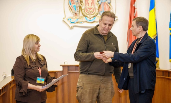 Медаль «За сприяння Збройним Силам України» отримав у Вінниці лікар Юрій Козак