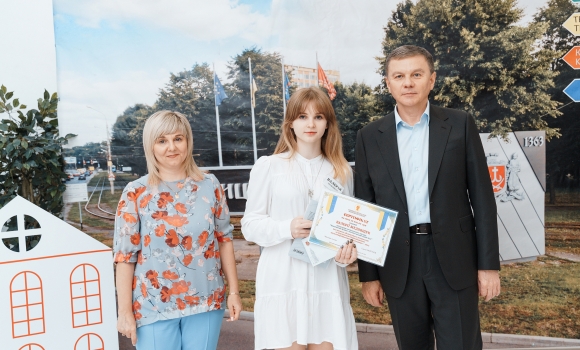 Мер Вінниці Сергій Моргунов привітав випускників, які отримали найвищі тестові бали 
