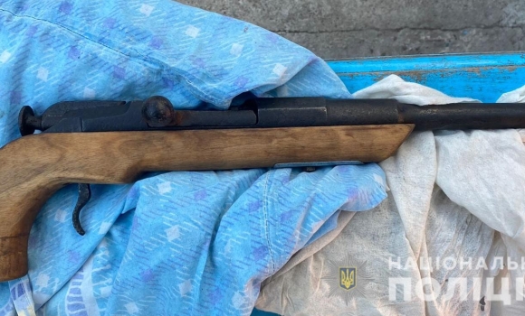 Мешканець Хмільницького району зберігав револьвер і обріз карабіна
