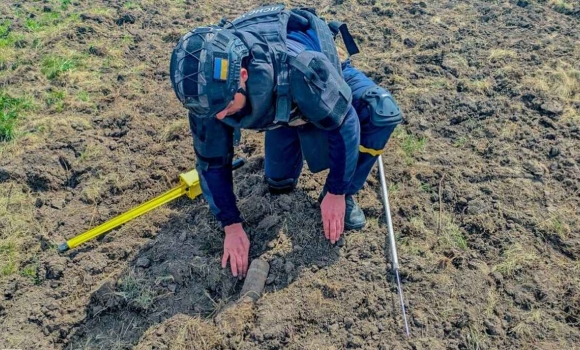 Міг здетонувати будь-якої миті вінницькі сапери знешкодили артилерійський снаряд