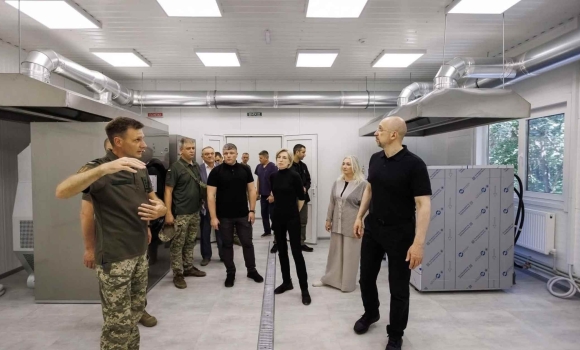 Міністр оборони відвідав вінницькі центри, де проходять реабілітацію звільнені з полону воїни
