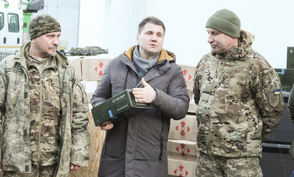 Міська рада передала важливе обладнання для бригади, сформованої у Вінниці