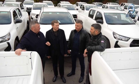 Міжрегіональний координаційний гуманітарний штаб передав ще 30 позашляховиків для фронту Міжрегіональний координаційний гуманітарний штаб передав ще 30 позашляховиків для фронту