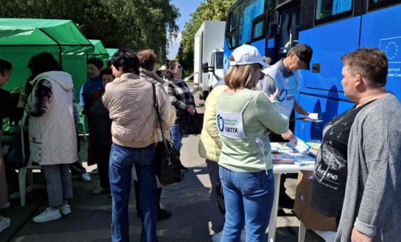 Мобільна амбулаторія та вакцинобус побували в Ладижині