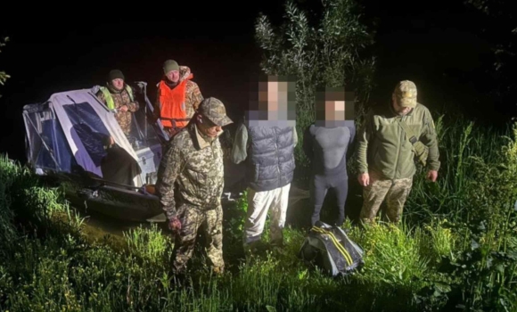 Могилів-Подільські прикордонники затримали на Дністрі двох порушників