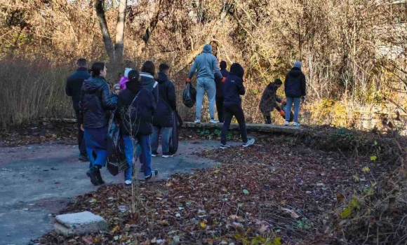 Муніципальна варта залучила активних вінничан до осіннього прибирання територій