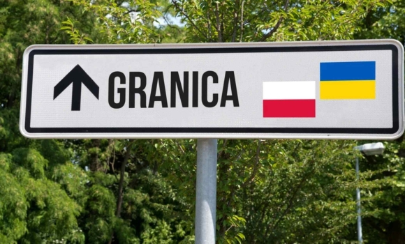 Митники попередили про затримки на двох КПП з Польщею через нову систему