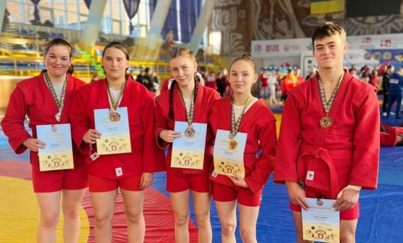 На чемпіонаті країни з самбо вінницькі спортсмени здобули шість нагород