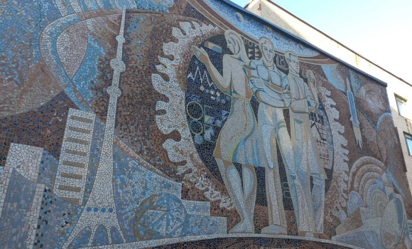 На фасаді коледжу у Вінниці виявили пам’ятку монументального мистецтва