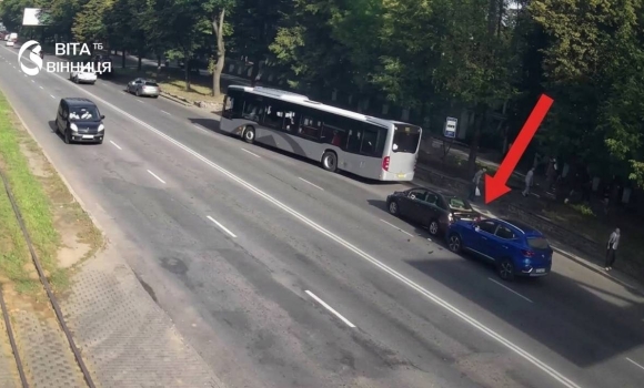 На Хмельницькому шосе у Вінниці зіткнулися два автомобілі