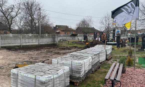 На кладовищі Вінницьких Хуторів облаштовують зону поховань Героїв На кладовищі Вінницьких Хуторів облаштовують зону поховань Героїв