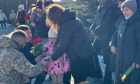 На Крижопільщині дві родини загиблих воїнів отримали їхні посмертні нагороди