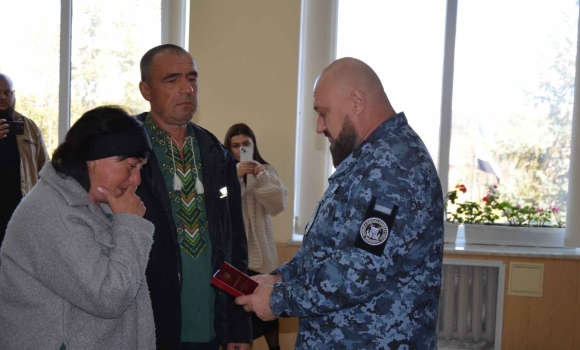 На Літинщині вручили посмертну нагороду рідним полеглого захисника На Літинщині вручили посмертну нагороду рідним полеглого захисника