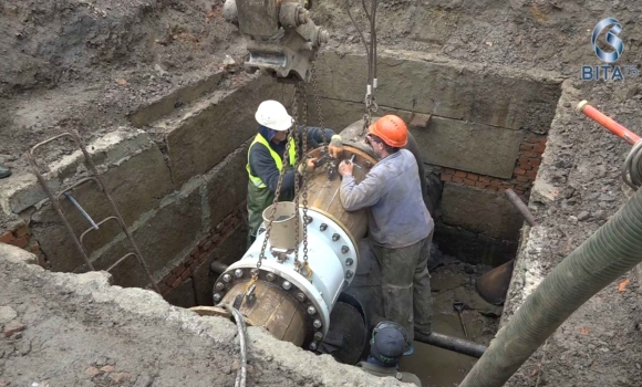 На магістральному водогоні Вінниці встановлюють новий водомір На магістральному водогоні Вінниці встановлюють новий водомір