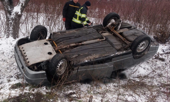 На трасі між Вапняркою та Крижополем в аварії загинула 76-річна пасажирка «ВАЗу»