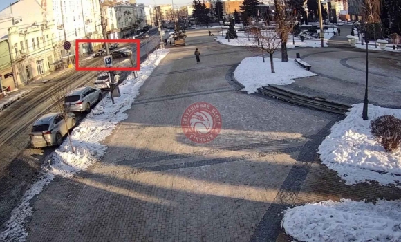 На центральній вулиці Вінниці камери спостереження зафіксували ДТП